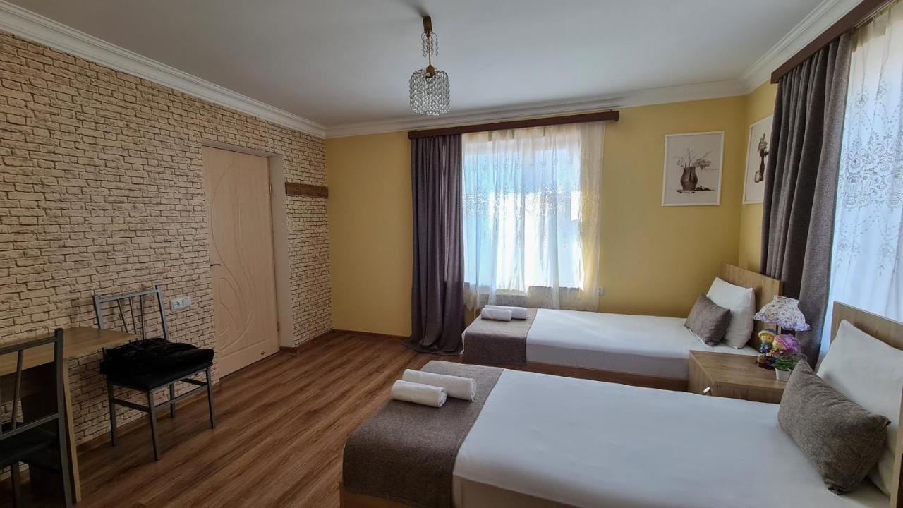 Seva Guesthouse And Cottages Byurakan ภายนอก รูปภาพ
